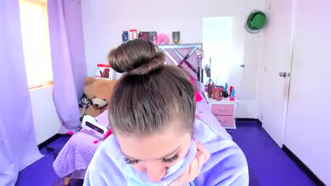 luna_analya online show from April 13, 4:52 pm