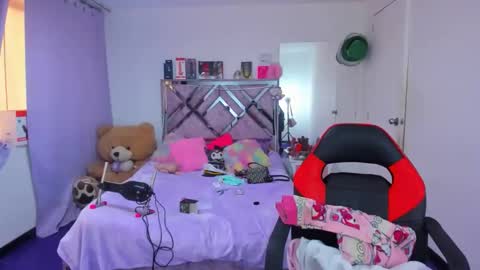 luna_analya online show from May 5, 4:10 pm