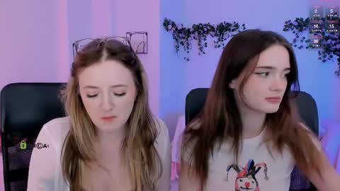 luna_berryy online show from July 28, 7:39 pm