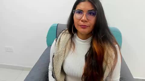 Snapshot of luna_dumont chatting on January 24, 11:15 am luna online show from January 24, 11:15 am