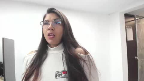 Snapshot of luna_dumont chatting on October 16, 11:13 am luna online show from October 16, 11:13 am