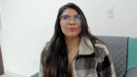 Snapshot of luna_dumont chatting on September 12, 2:57 pm luna online show from September 12, 2:57 pm