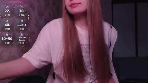Snapshot of luna_loveisgood chatting on December 9, 8:44 am Luna online show from December 9, 8:44 am