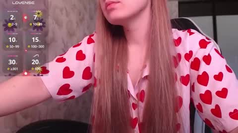 Snapshot of luna_loveisgood chatting on February 6, 7:56 am Luna online show from February 6, 7:56 am