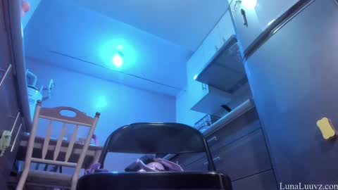 Snapshot of luna_luuvz chatting on October 24, 5:36 am Luna Luuvz online show from October 24, 5:36 am