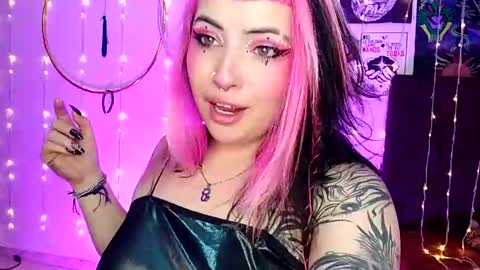 MISS LUNA  online show from February 3, 10:11 pm