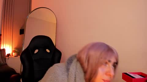 Luna online show from January 5, 5:27 pm