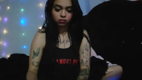 luna_velvet7 online show from May 16, 4:37 am