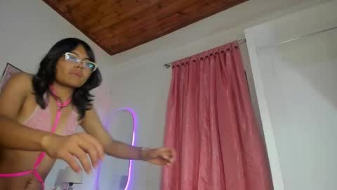 luna_velveth1 online show from February 24, 1:16 am