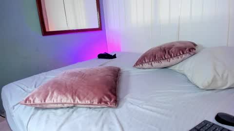 Luna  online show from January 6, 5:38 pm