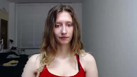 L U N A  online show from October 27, 6:31 am