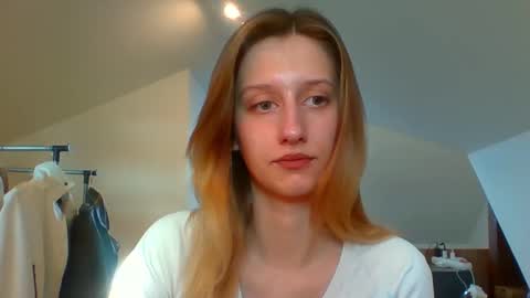 L U N A  online show from February 19, 8:12 am