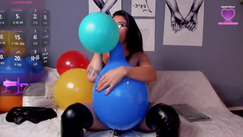 Luna  online show from November 20, 1:17 am