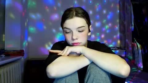 lunaastar_ online show from December 23, 4:06 pm