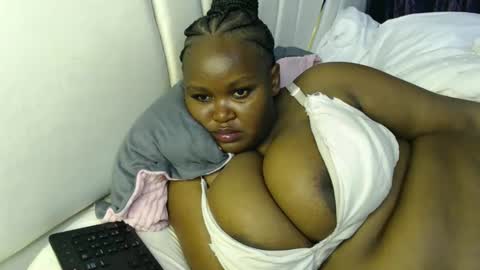 lunabloom01 online show from February 13, 11:28 pm