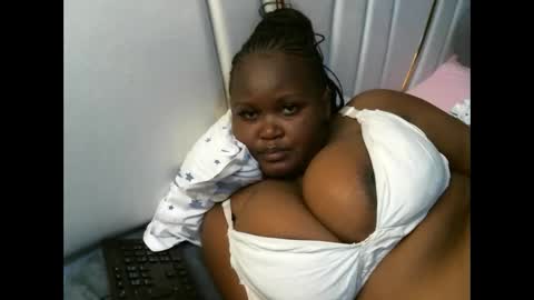 lunabloom01 online show from November 23, 8:21 pm