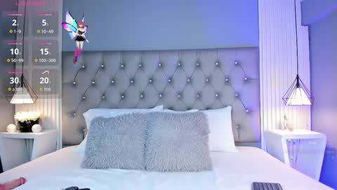 Luna  online show from November 4, 5:29 pm