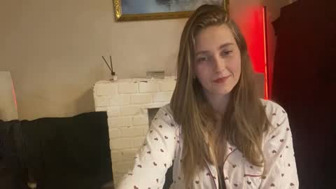 lunafeather online show from November 6, 4:02 pm