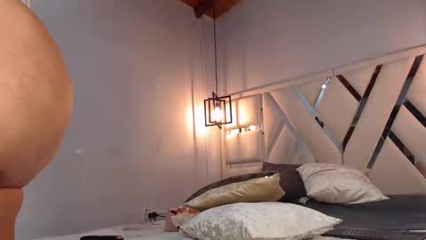 Snapshot of lunaflorez_ chatting on January 28, 11:50 pm LUNA online show from January 28, 11:50 pm