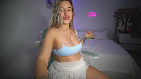 Laura online show from January 15, 10:43 am