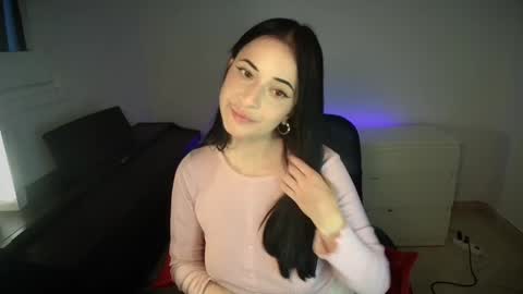 lunainsilk online show from December 14, 3:29 pm