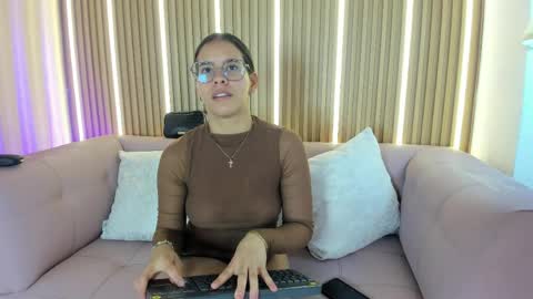 lunamillers_ online show from June 3, 4:24 am