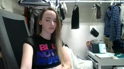 Snapshot of lunapixie2020 chatting on January 17, 11:18 pm lunapixie2020 online show from January 17, 11:18 pm