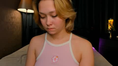 Ayla online show from December 3, 9:01 pm