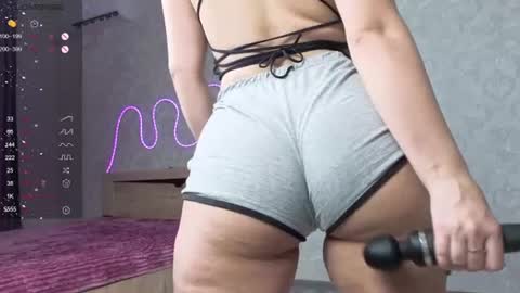 lunara6 online show from July 18, 4:20 pm