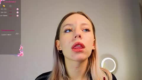 Kelly online show from November 24, 3:03 pm