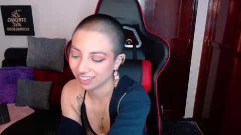 Snapshot of lunarichy chatting on October 7, 12:53 pm lunarichy online show from October 7, 12:53 pm