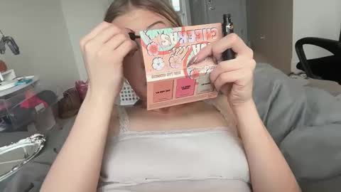 lunarose17 online show from January 6, 8:56 pm