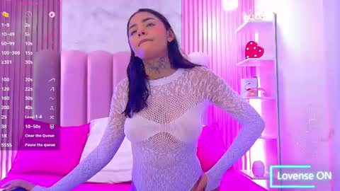 LunaRose-Next Stream at 0545hs GMT online show from July 19, 2:58 am