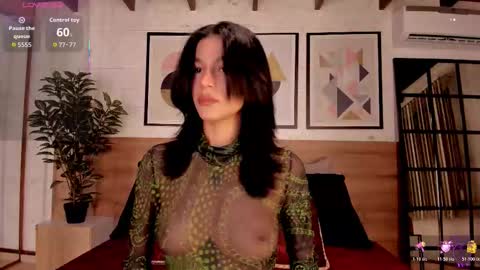 Snapshot of lunaruso chatting on October 19, 8:33 pm Luna Ruso online show from October 19, 8:33 pm