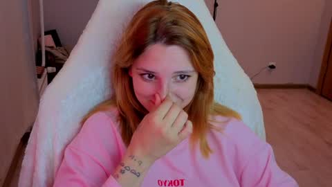 Kate online show from July 28, 4:39 pm