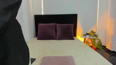 lunavelvet7 online show from September 10, 5:46 pm