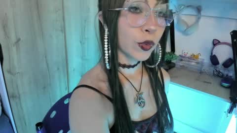 lunivyra online show from July 10, 3:23 pm