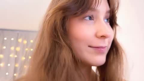 lunoria online show from December 22, 10:24 pm