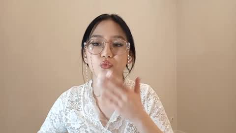 Roxie online show from April 13, 2:18 pm