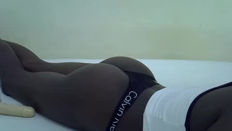 Snapshot of lupitah_ chatting on January 16, 11:37 pm sweet girl online show from January 16, 11:37 pm