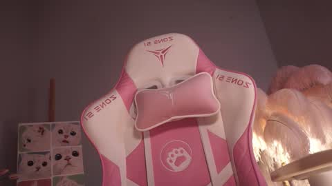 Eva online show from November 4, 3:06 pm