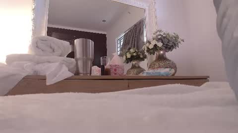 lusciouslipsxx online show from June 21, 8:07 am