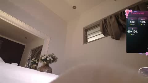 lusciouslipsxx online show from June 4, 4:06 am
