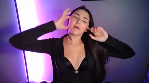 Snapshot of lushlolly chatting on January 21, 6:33 am lushlolly online show from January 21, 6:33 am