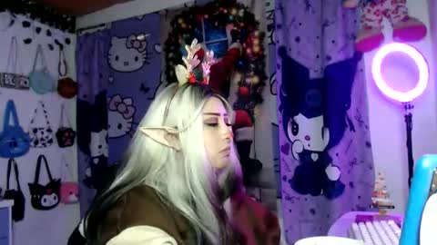 lussyevans_ online show from December 17, 6:39 am