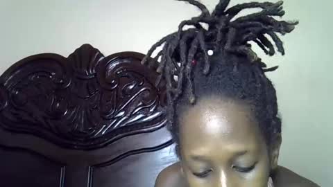 lutino_lovebirds online show from March 11, 4:49 am