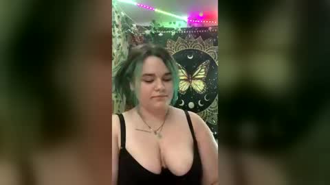 luvhazelb online show from August 6, 3:02 am