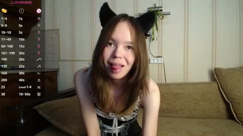 luvlivvvyy online show from July 28, 6:00 am