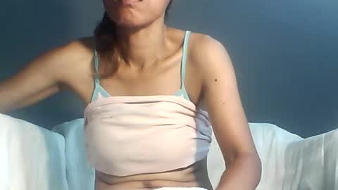 Bee Bee online show from June 14, 3:41 am