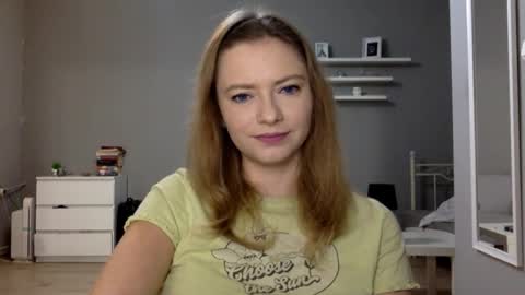 Snapshot of lux_millie chatting on October 8, 9:41 pm Millie online show from October 8, 9:41 pm